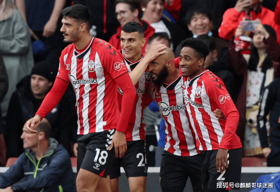 曼联小胜南安普顿，继续保持不败