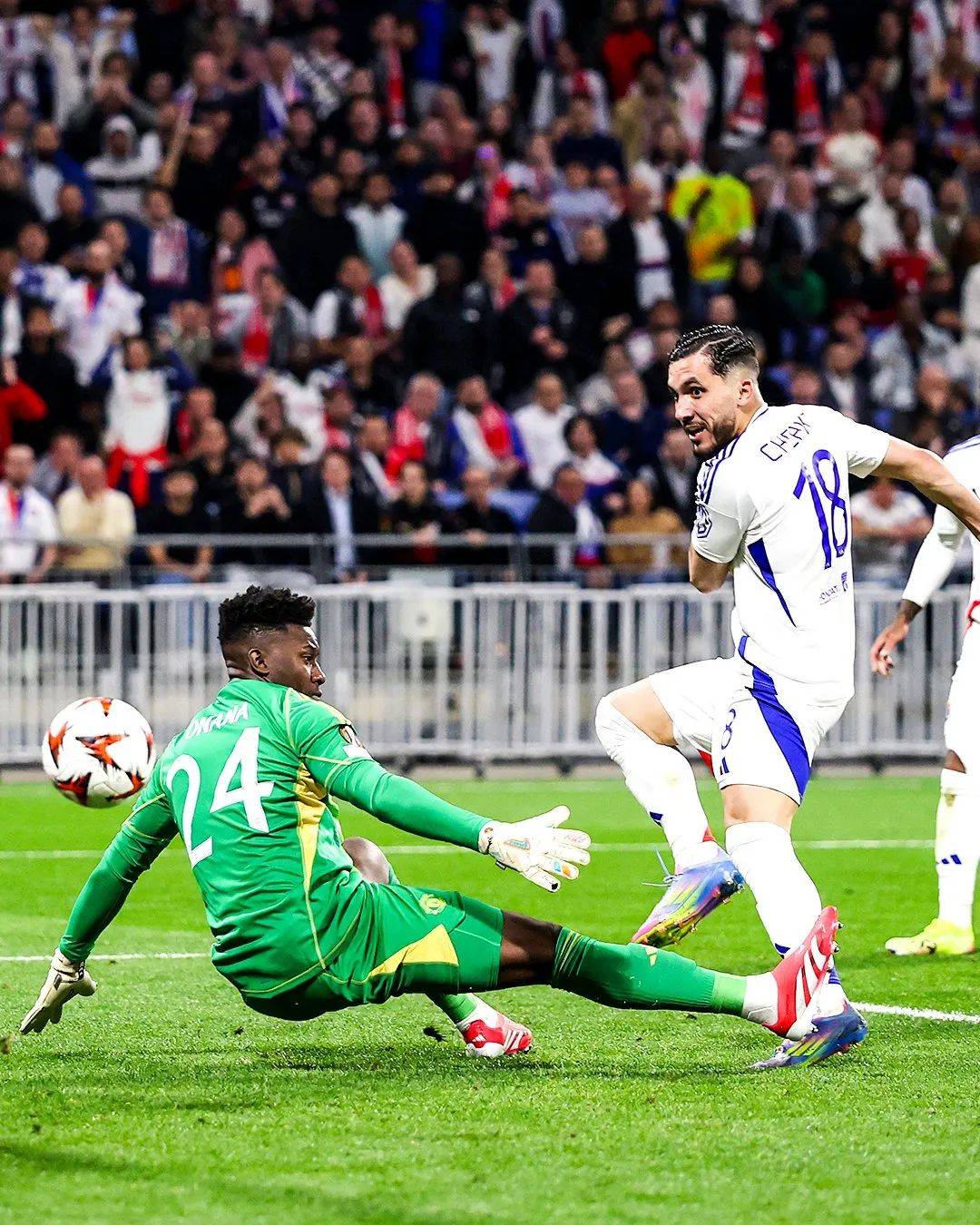 曼联防线失误频出！需加强整体配合