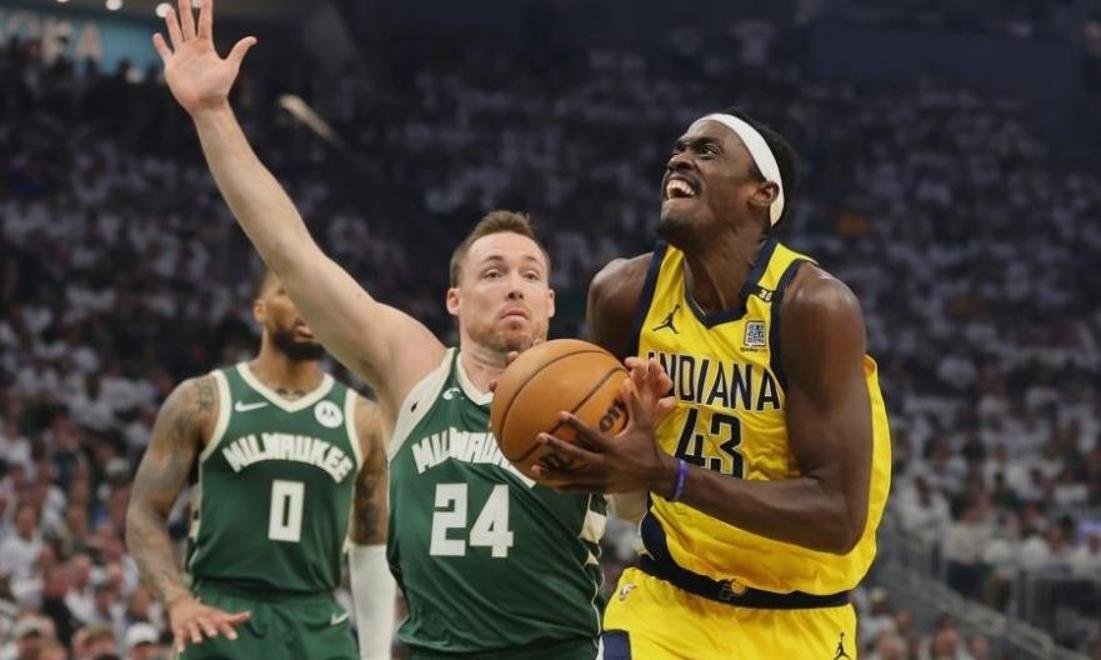 雄鹿不敌开拓者,米德尔顿关键三分不中 雄鹿不敌开拓者,米德尔顿关键三分不中